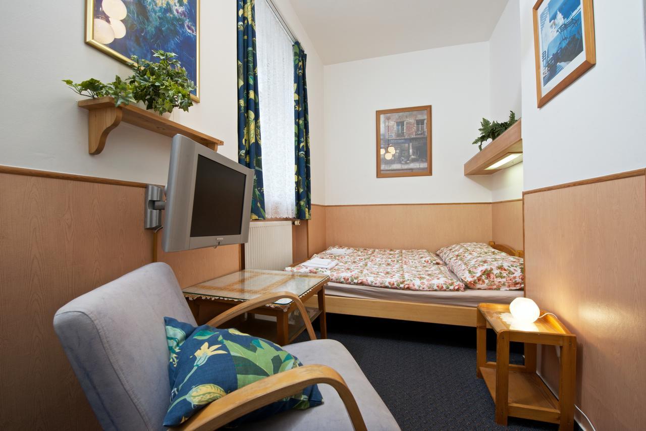 Alice Apartment House Prag Exterior foto